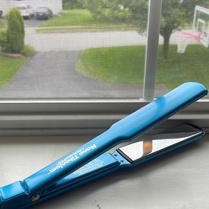 BaBylissPRO Nano Titanium 1-1/2” Straightening Iron